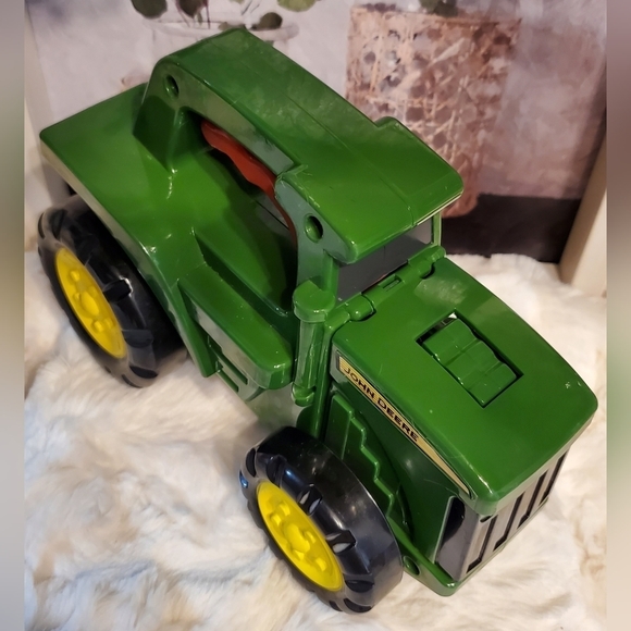 JOHN Deere Roll N Go Play Tractor Vehicle, with Flashlight - Picture 2 of 4